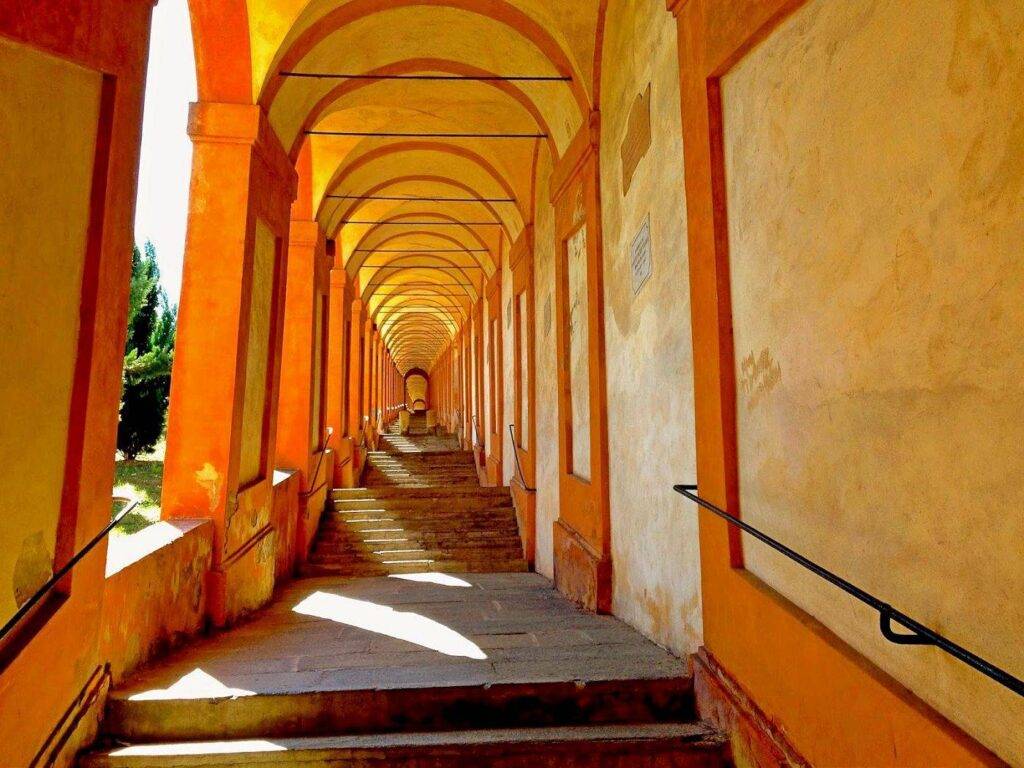 Bologna-portici-di-San-Luca-4-1400-core-conservation